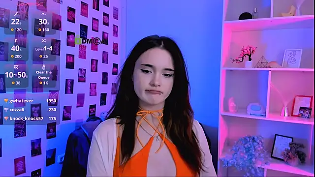 liana_kisses webcam