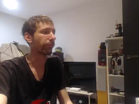 iLoveElusiveCats webcam