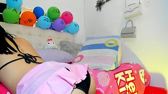 MiaEvans0 webcam