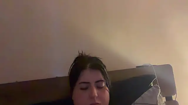 LucyLou31 webcam