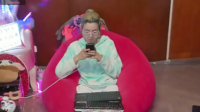 Skinygirl webcam