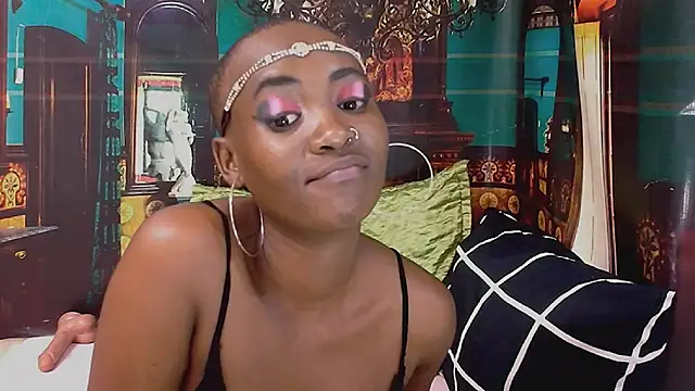 EbonyOlive69 webcam