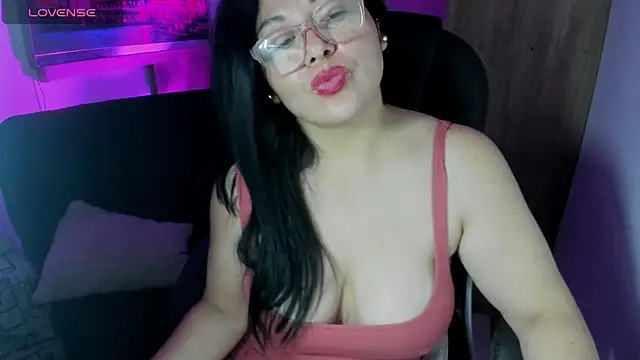 Watch jessicarabbit_1 live on EroticFlix - High definition streams