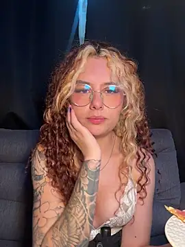 Watch Joyce-fire live on EroticFlix - High definition streams