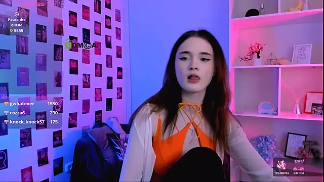 liana_kisses webcam