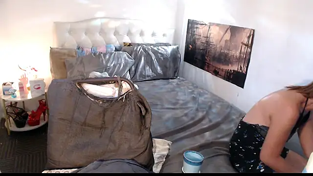 NinaDOM4CUM webcam