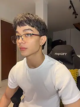 Ajordanr's cam show statistics and live stream