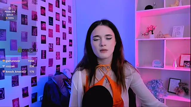 liana_kisses webcam