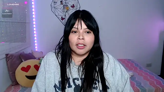EllieMoonX webcam
