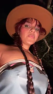 mariannella (F young) - Naked Forest Walk