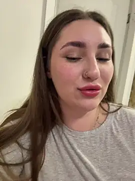 KiraBarlows webcam