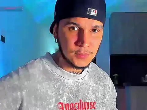 jacob_lautnerr webcam