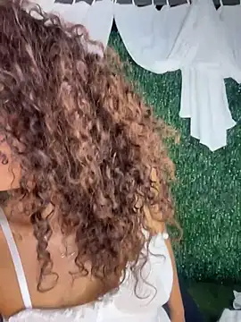 CurlyOopsieXXX's live cam