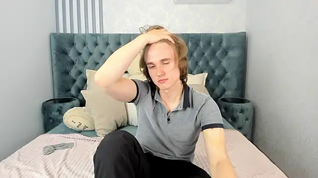 finnbev (M twink) - full naked + masturbate
