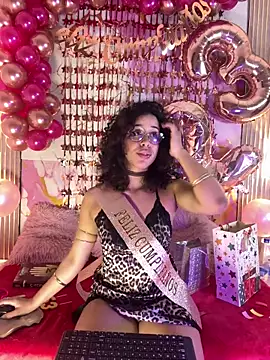 Watch Woo_isDaphne live on EroticFlix - High definition streams