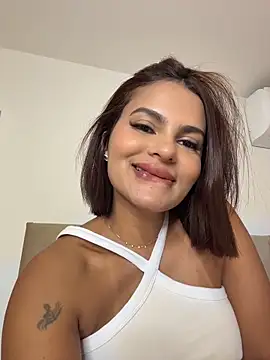 irina_velvett (Ask my age) - Plug anal 💦😈🤭