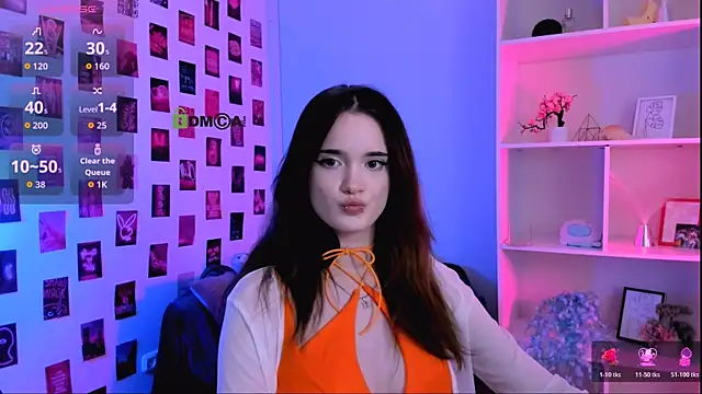 liana_kisses webcam