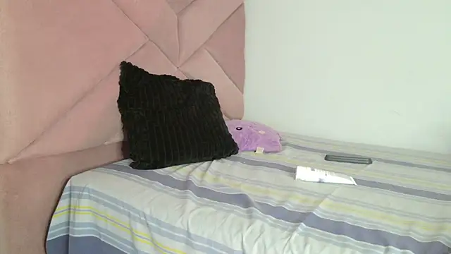 eva_sin18 live sex cam