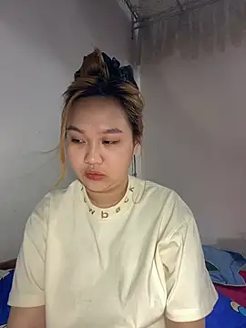 Almira6868 webcam
