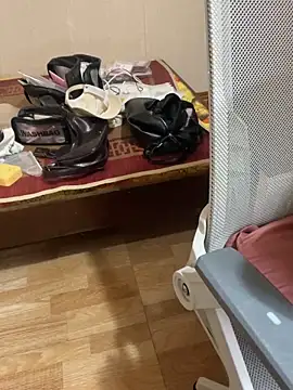 Mina048 webcam