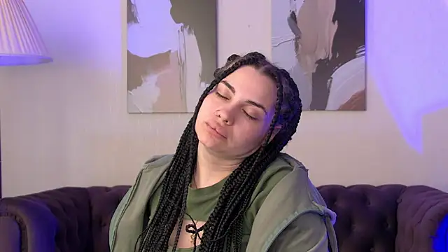 adrianatoress (F young) - show outfit