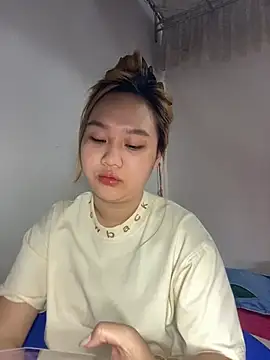 Almira6868 webcam