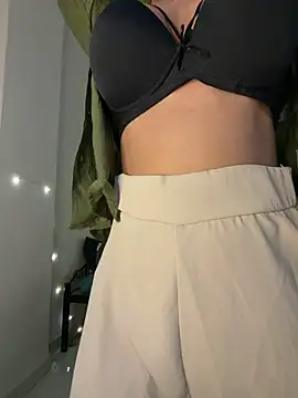 Watch luv_johrrra live on EroticFlix - High definition streams