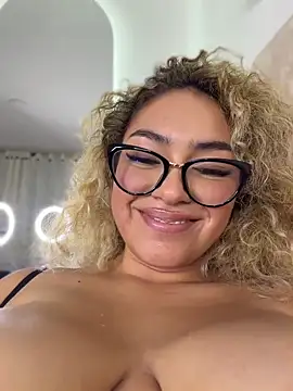 Maddy_Beluci webcam