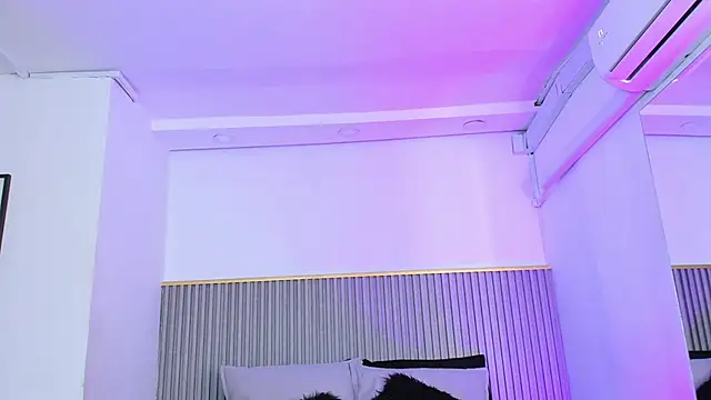 ashvalentine_ live Stripchat room