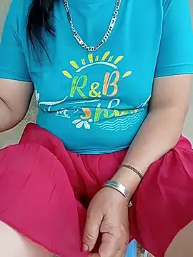 tuyet-nhi webcam
