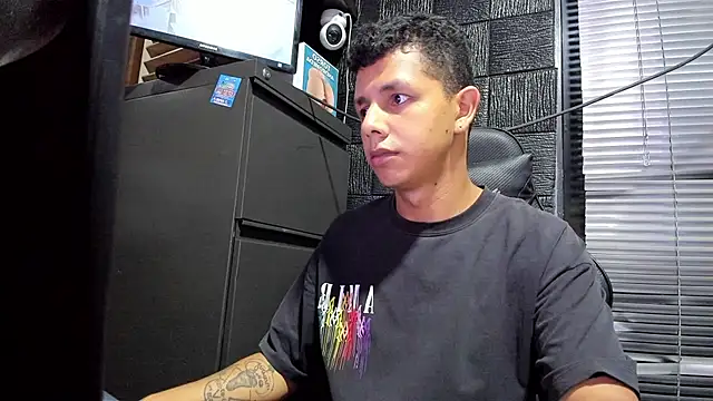 boy_bigcock24cm webcam