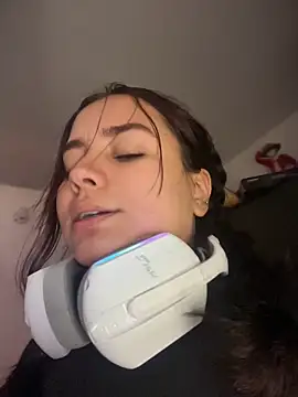Watch Ema_kraus live on EroticFlix - High definition streams