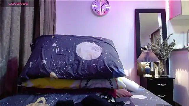 AllysonStonne live cam on StripChat