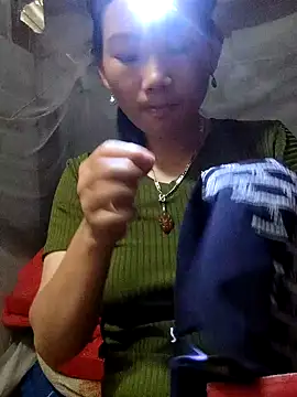 gio-thu live cam on StripChat