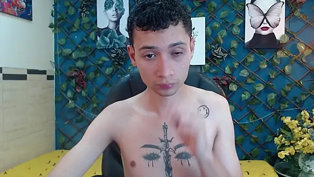 LucassSmith11 live cam on StripChat