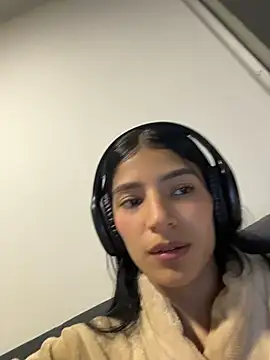 Ema_Rose_ live cam on StripChat