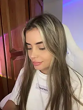 Watch Miss_valeriaa live on EroticFlix - High definition streams