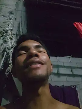 Reynold2608 live cam on StripChat