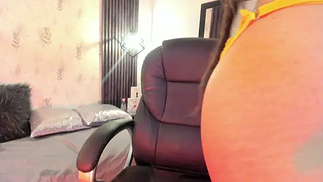 NahomyCarther webcam