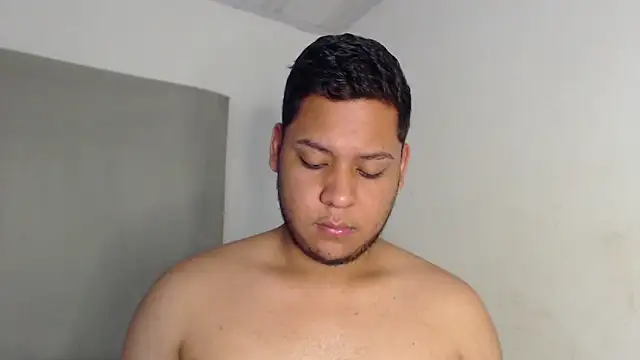 nicolas_cr1 live cam on StripChat