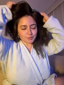 sukhakunis1 live cam on StripChat