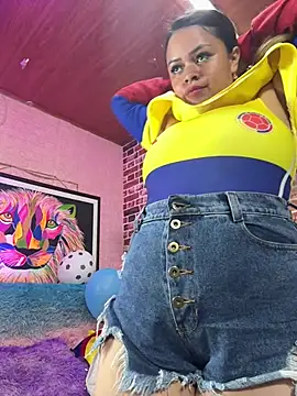 Miss_Pecados live cam on StripChat