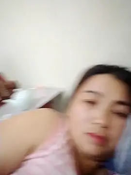 Giee00 live cam on StripChat