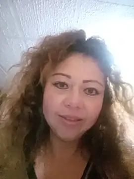 Monserath--ZL live cam on StripChat
