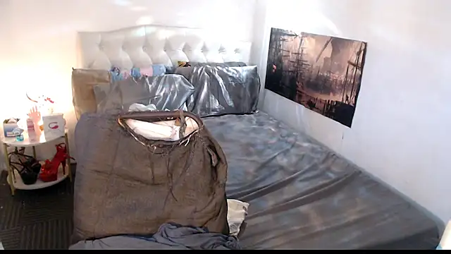 NinaDOM4CUM webcam