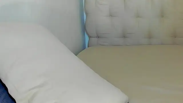 Lovable_with_bigsurprise webcam