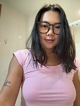 ruanruan05 (F young) - Flash naked