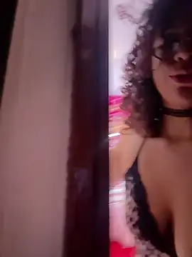 Watch Woo_isDaphne live on EroticFlix - High definition streams