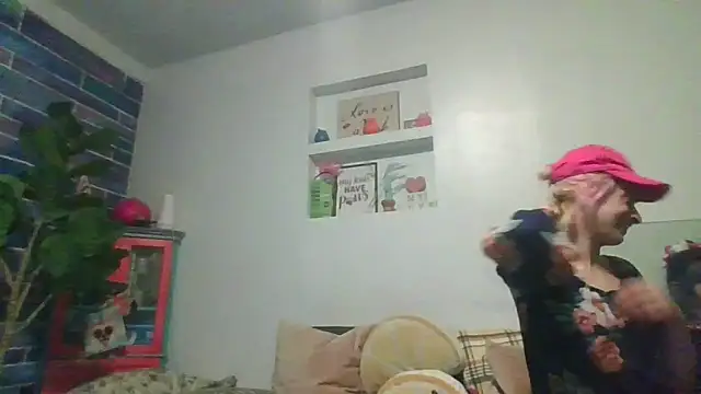 watermellonpussy webcam