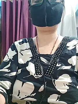 Watch Aishwaryaa_69 live on EroticFlix - High definition streams